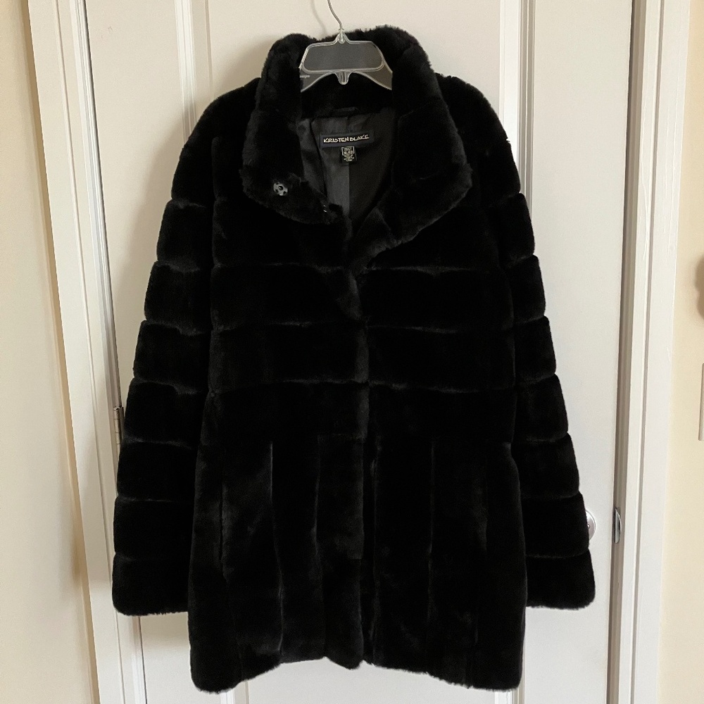 Luxurious Fashionable Women's Kristen Blake Faux Fur Winter Coat
